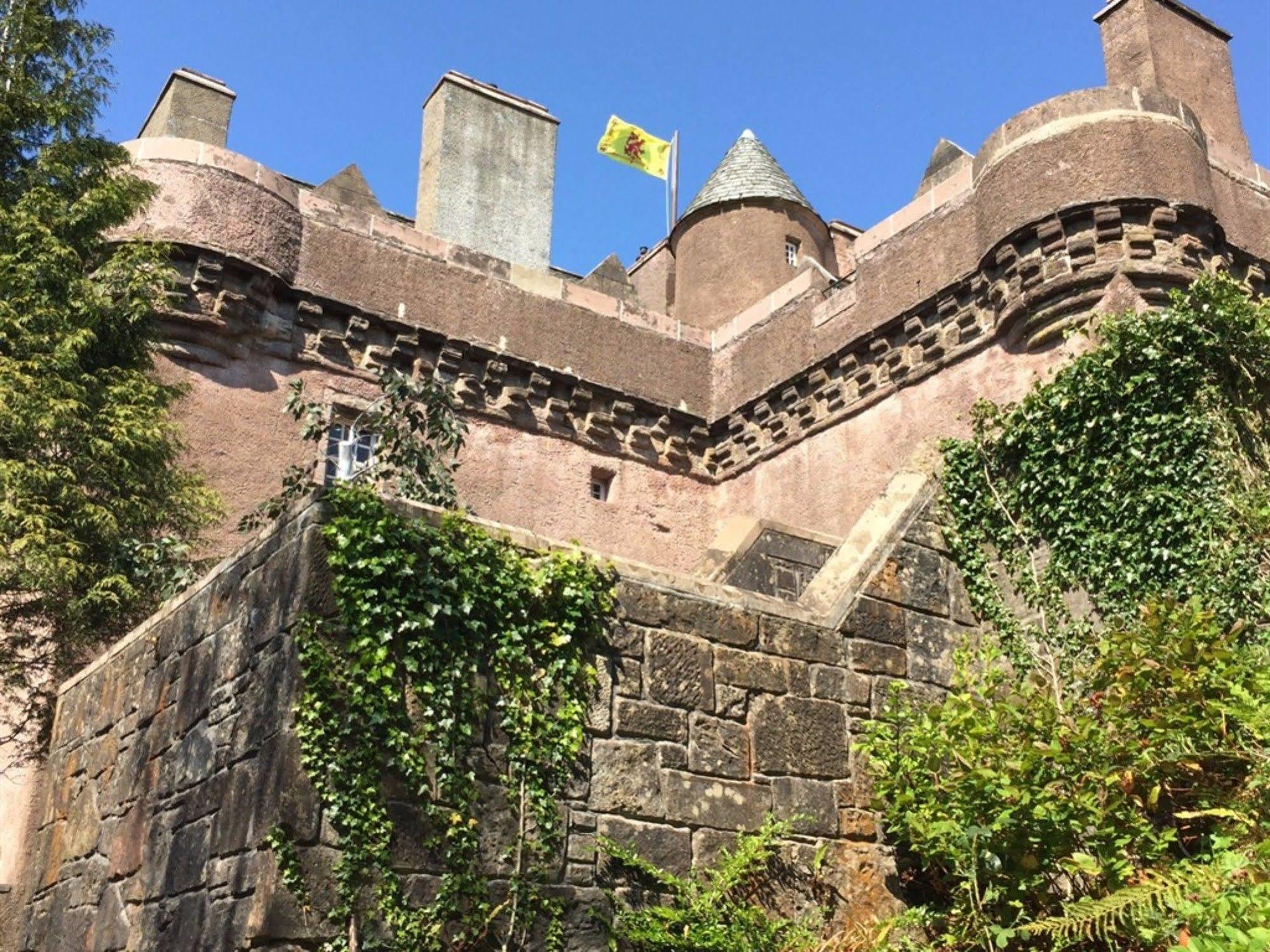 גורוק Castle Levan מראה חיצוני תמונה