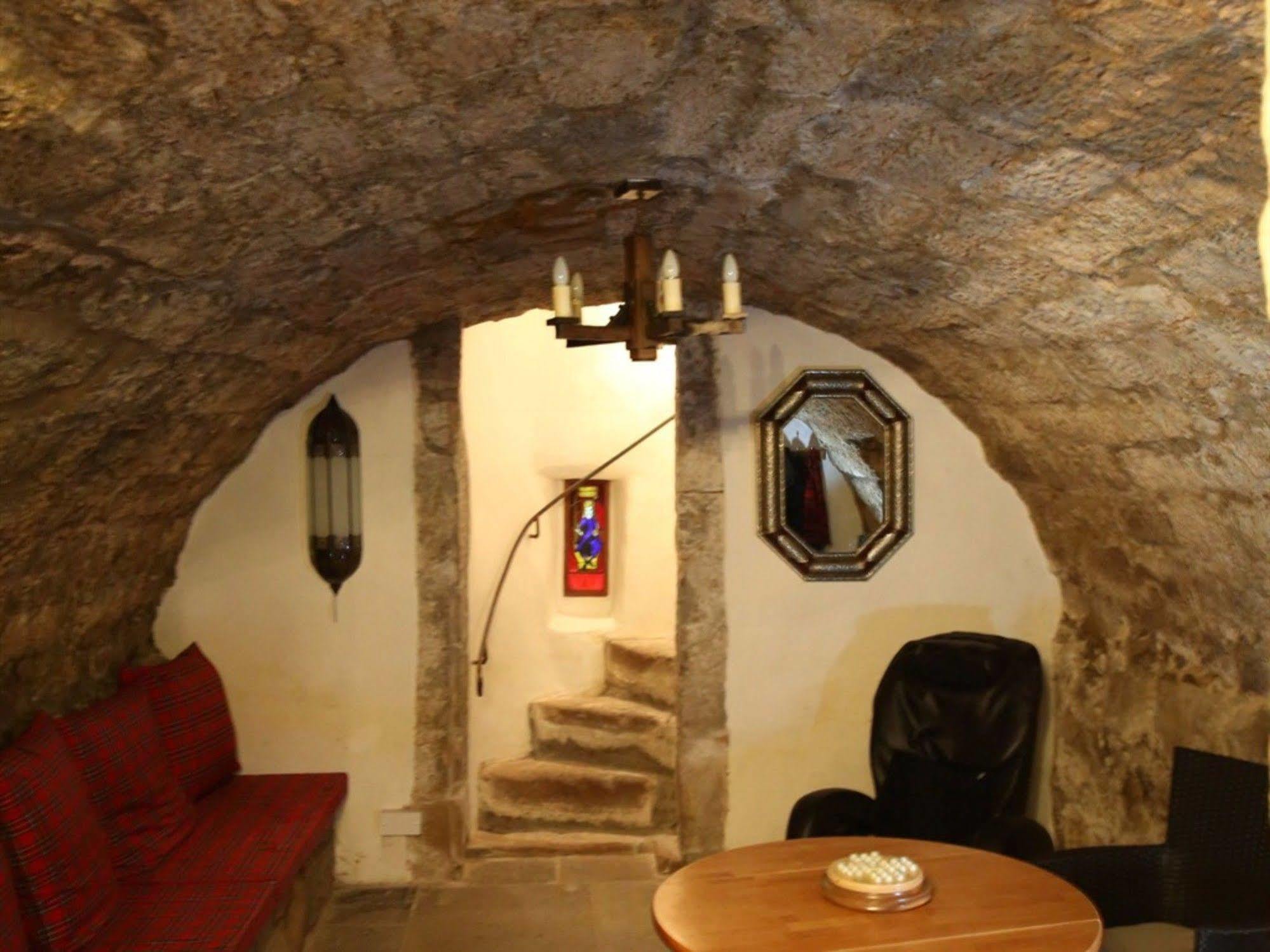 גורוק Castle Levan מראה חיצוני תמונה