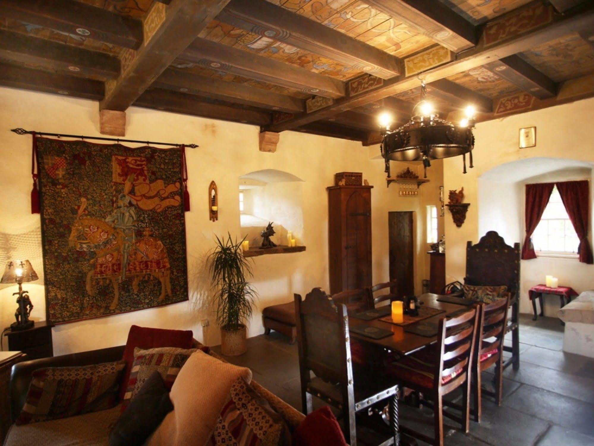גורוק Castle Levan מראה חיצוני תמונה